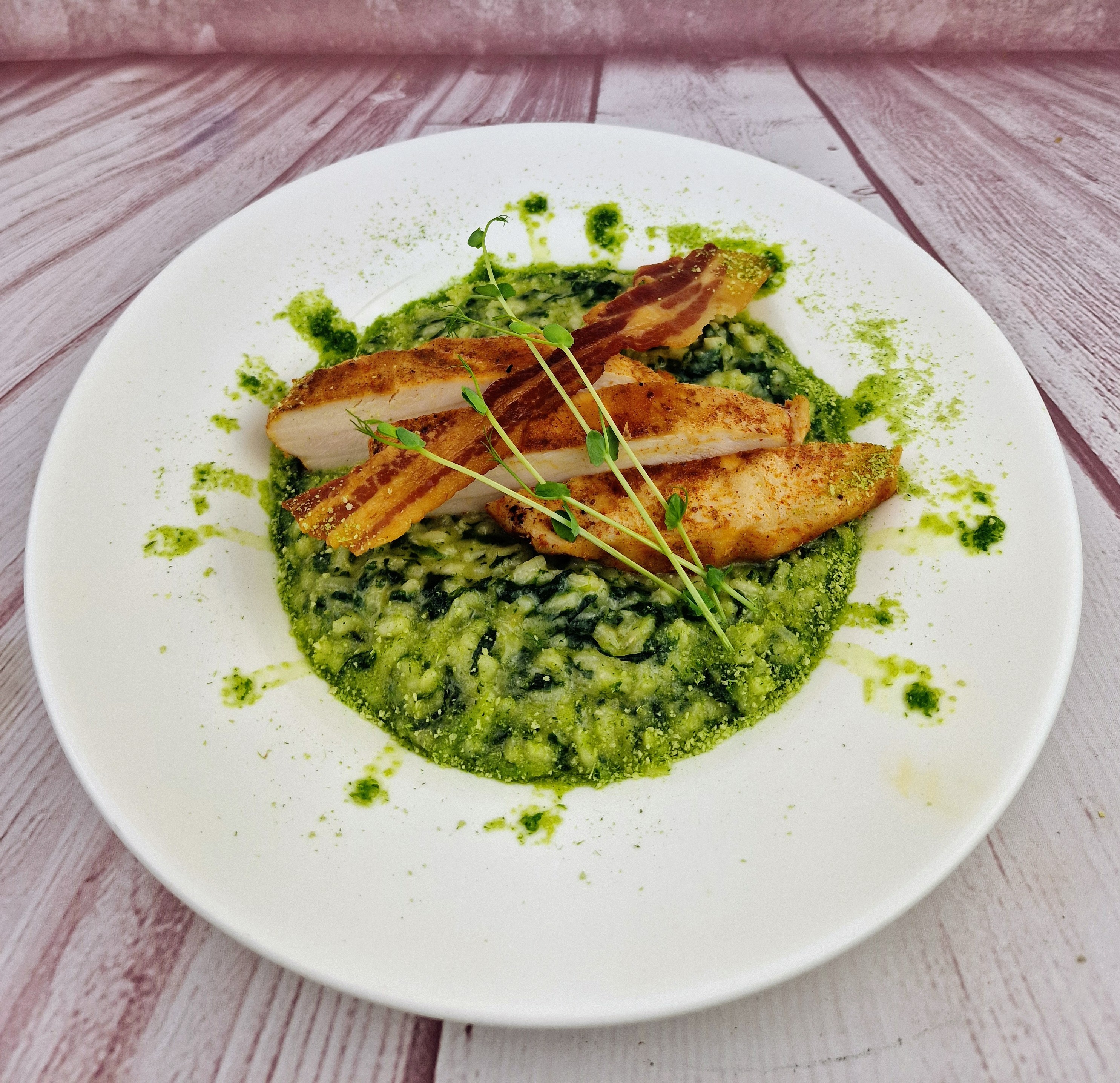 ! ÚJ ! Spenótos-parmezános rizottó, pirított csirkemell, sonkaropogós