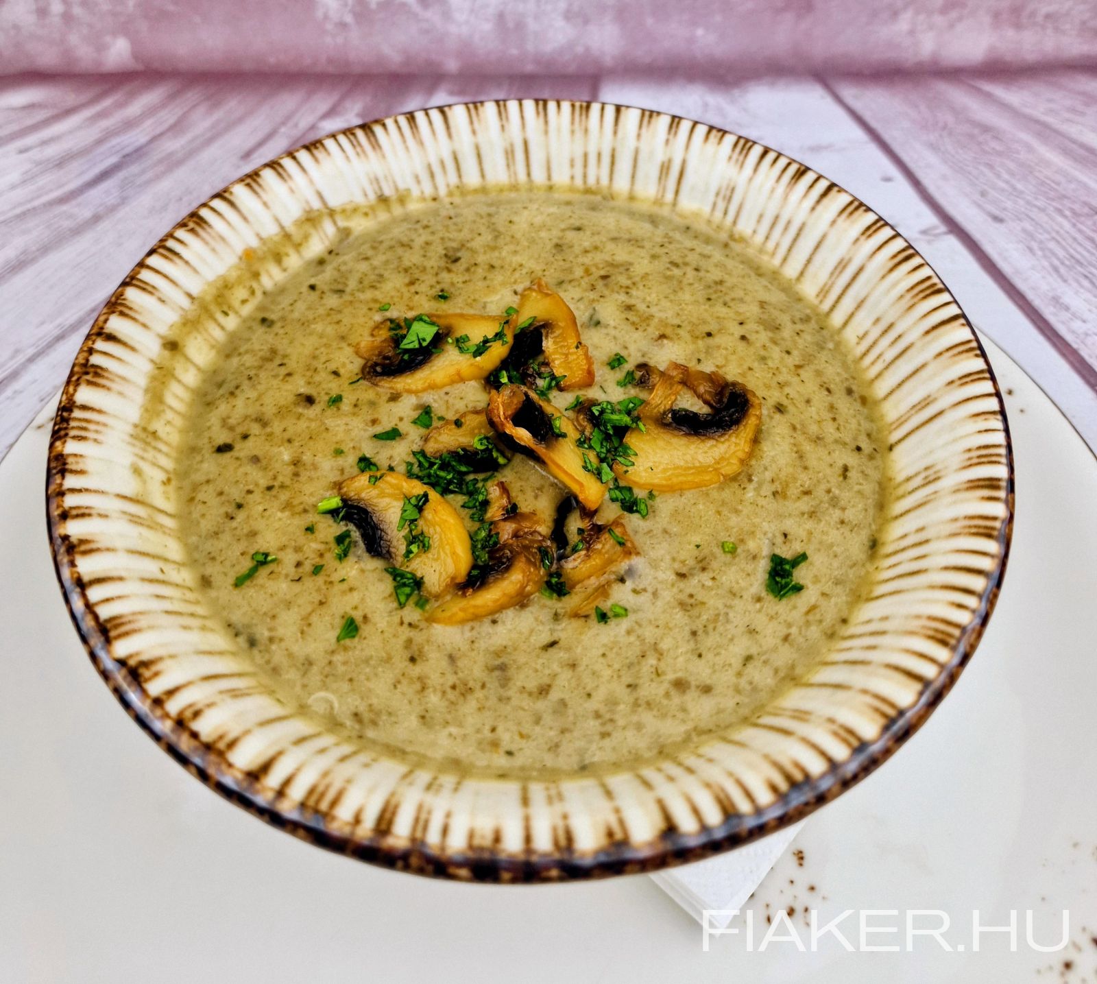 ! ÚJ ! Vadgomba-krémleves, tárkony, grill gomba