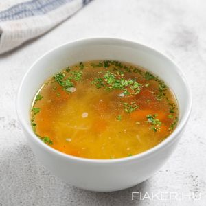 Húsleves finommetélttel